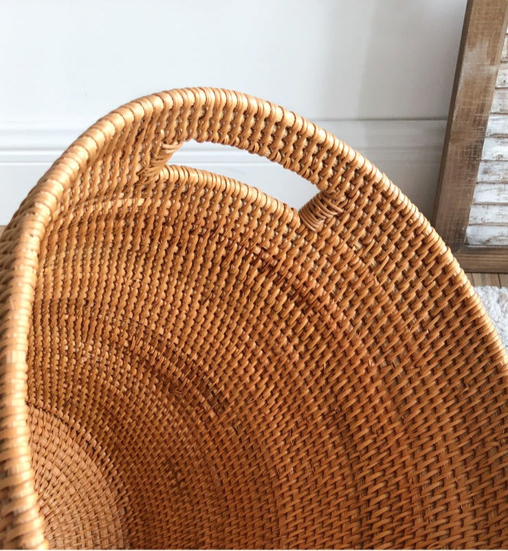 Round Wicker Laundry Basket Hamper With Lid - Medium